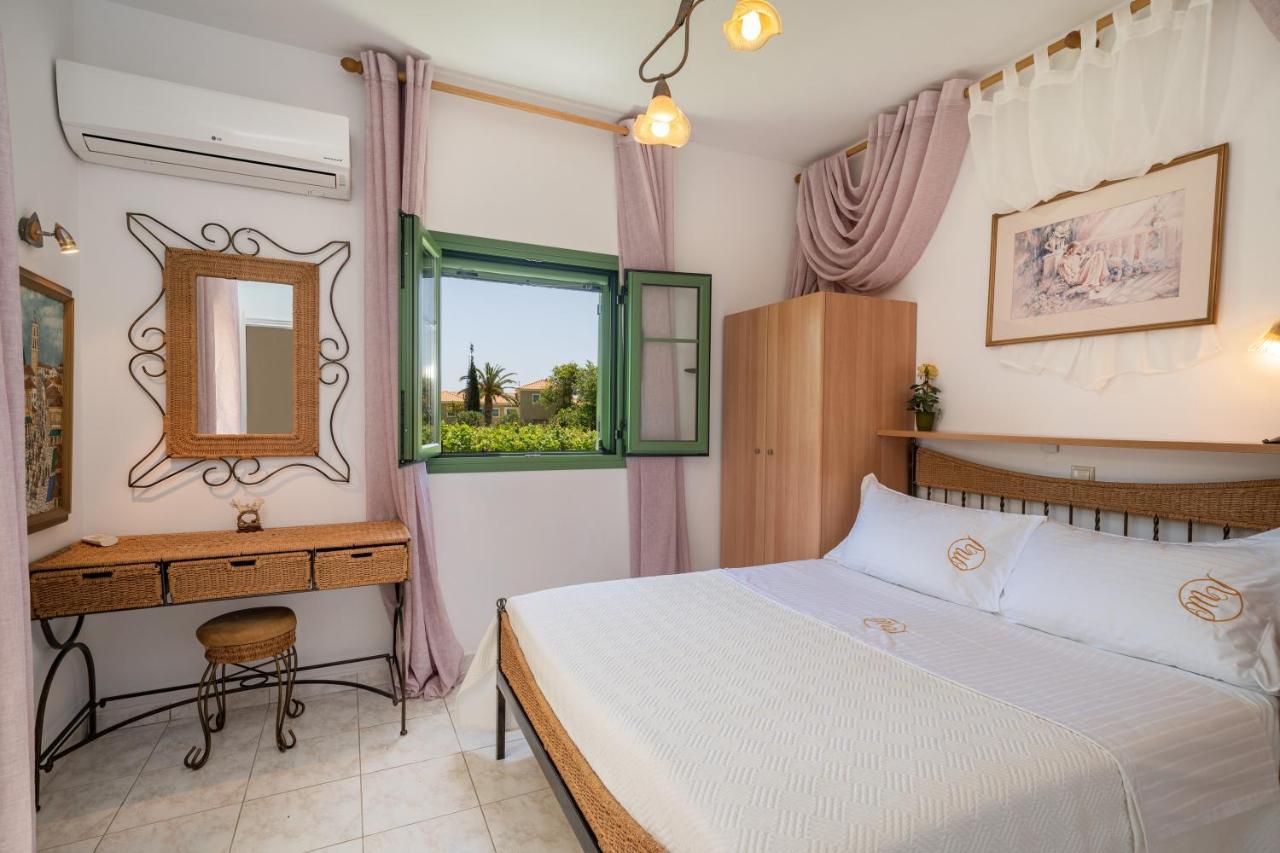 Monambeles Villas Svoronata Bagian luar foto