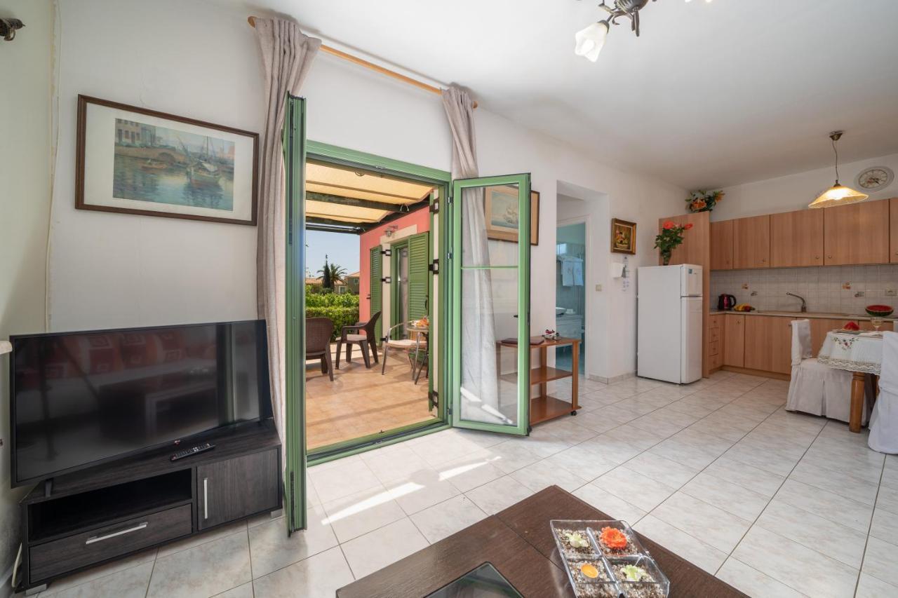 Monambeles Villas Svoronata Bagian luar foto