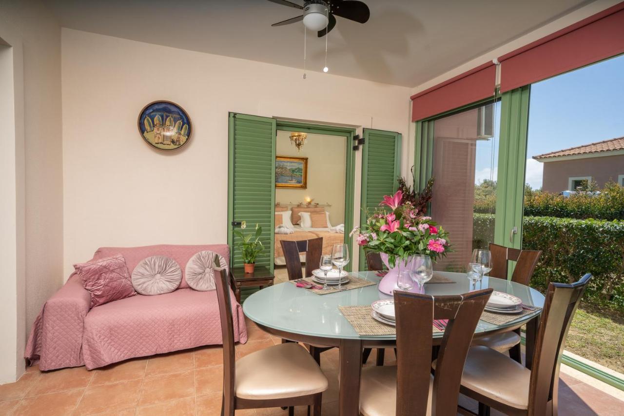 Monambeles Villas Svoronata Bagian luar foto