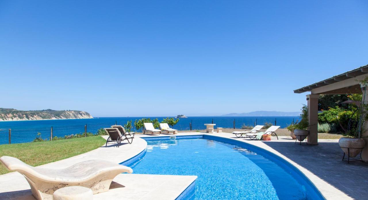 Monambeles Villas Svoronata Bagian luar foto