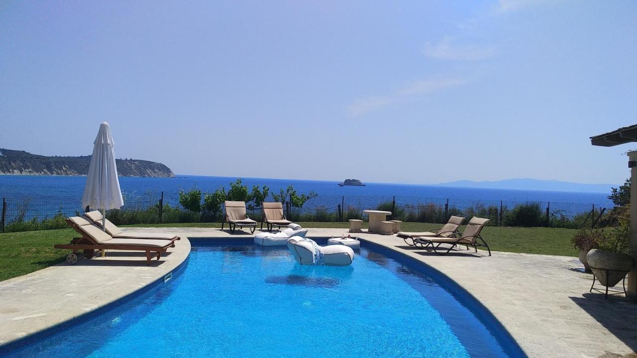 Monambeles Villas Svoronata Bagian luar foto