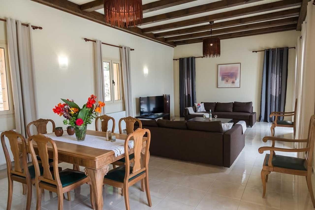 Monambeles Villas Svoronata Bagian luar foto