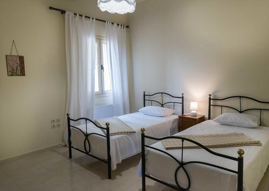 Monambeles Villas Svoronata Bagian luar foto